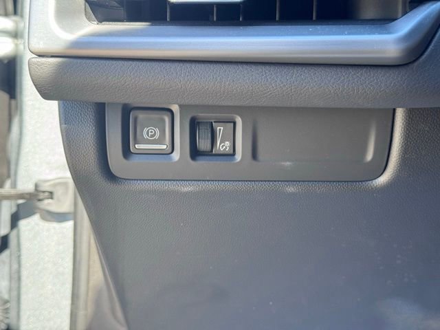 Used 2024 Cadillac XT4 Premium Luxury image 15