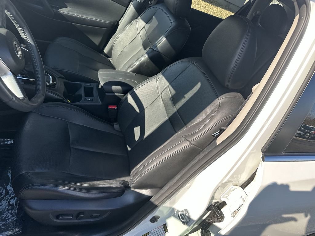 Used 2017 Nissan Rogue SL image 13