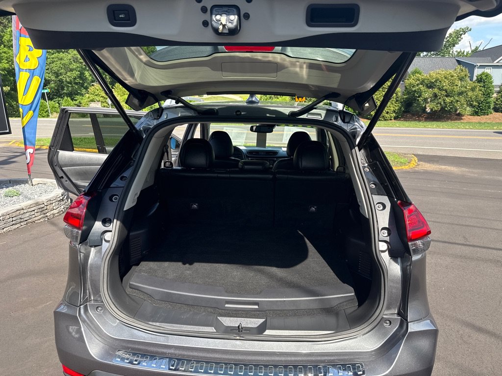 Used 2017 Nissan Rogue SL AWD/4WD image 11