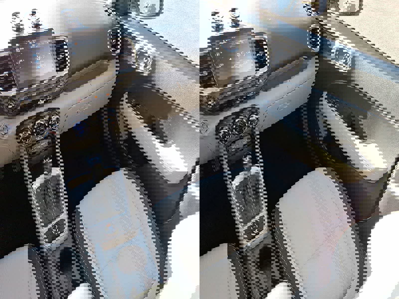 Used 2024 Hyundai Venue SEL image 12