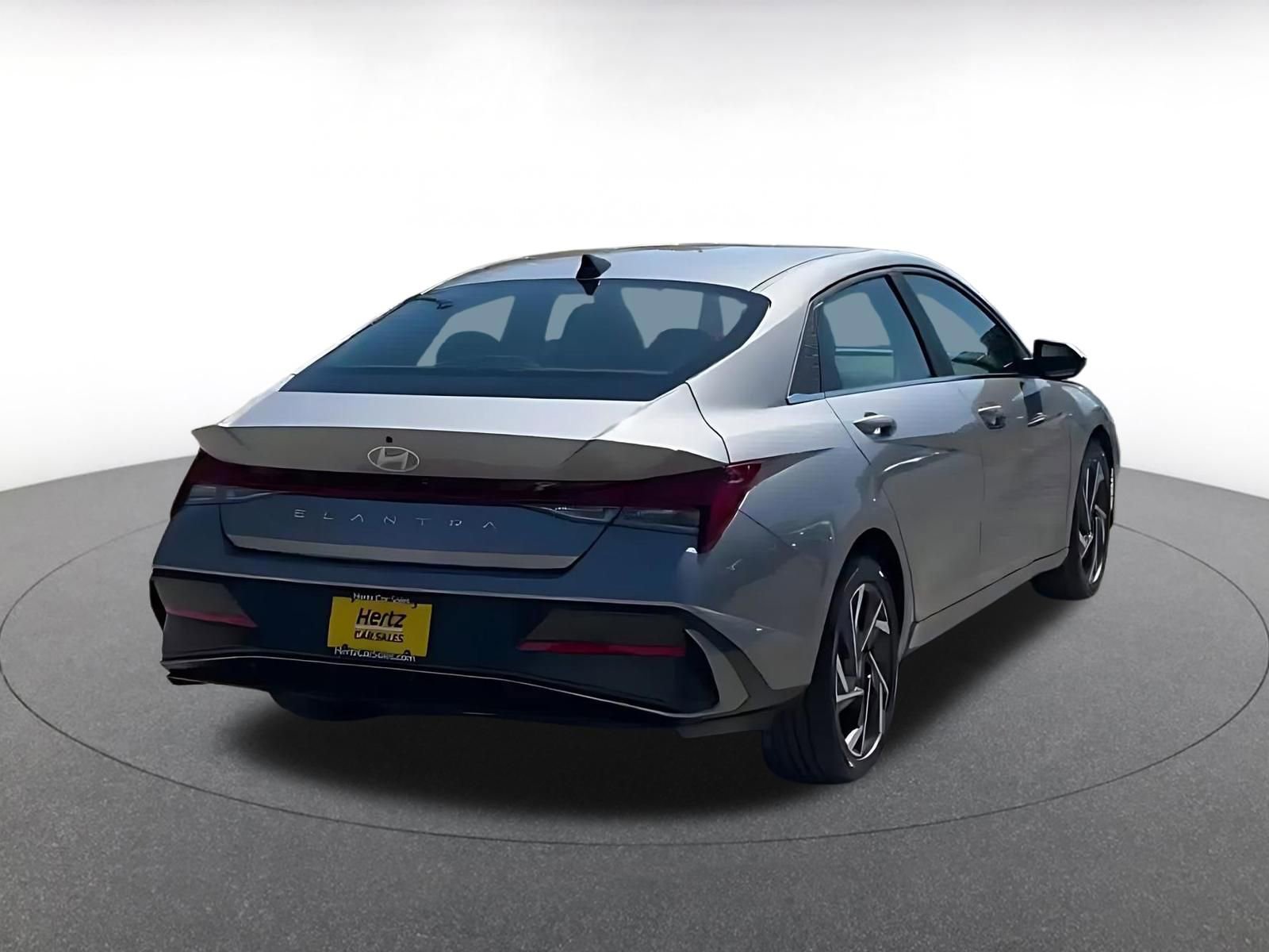 Used 2025 Hyundai Elantra SEL image 14