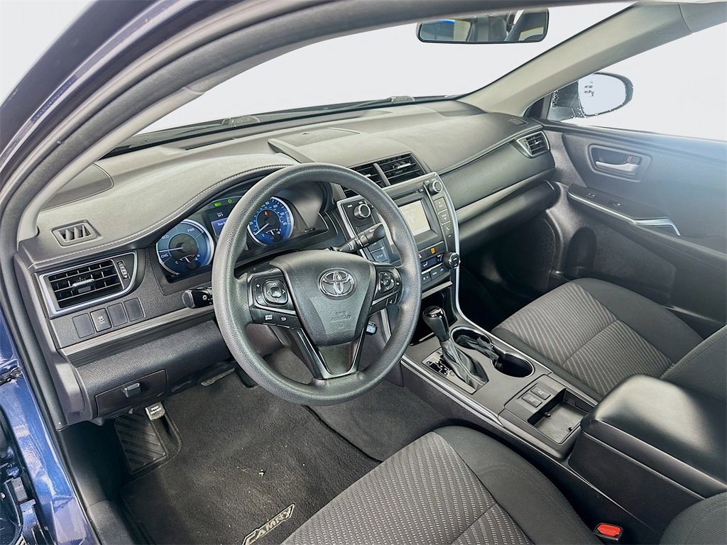 Used 2016 Toyota Camry LE image 9