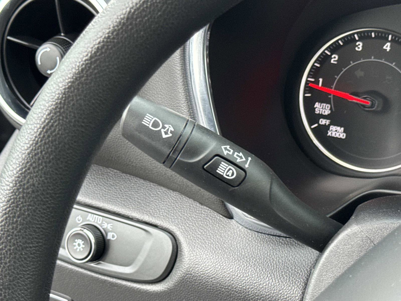 Used 2025 Chevrolet Blazer LT image 9