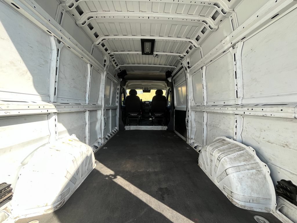 Used 2024 RAM ProMaster 2500 w/ Convenience Group FWD image 9
