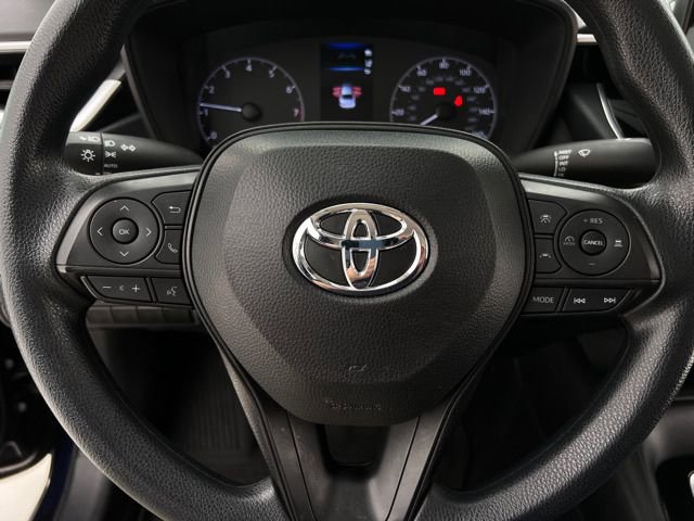 Used 2025 Toyota Corolla LE FWD image 16
