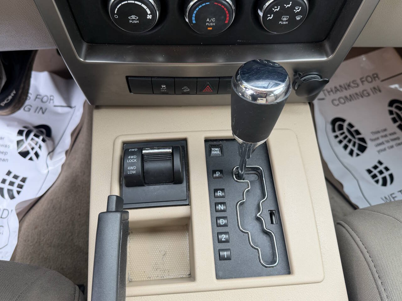 Used 2012 Jeep Liberty Sport AWD/4WD image 5