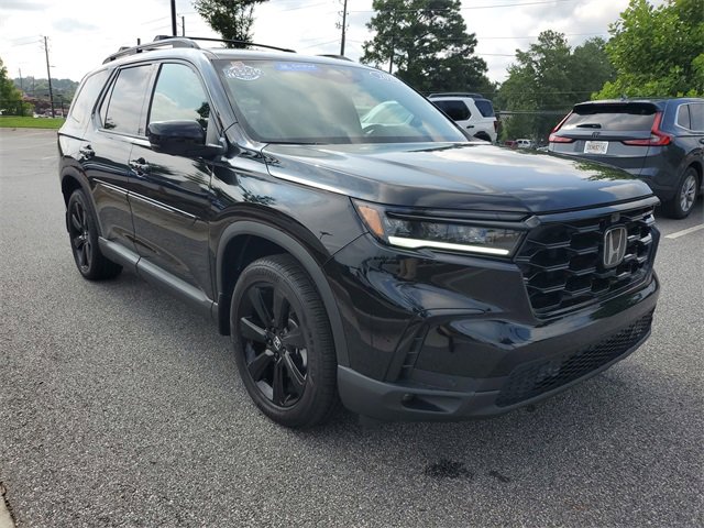 Certified 2025 Honda Pilot Black Edition image 3