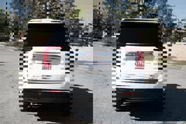 Used 2022 GMC Yukon XL SLE w/ Gmc Pro Safety Plus Package image 41