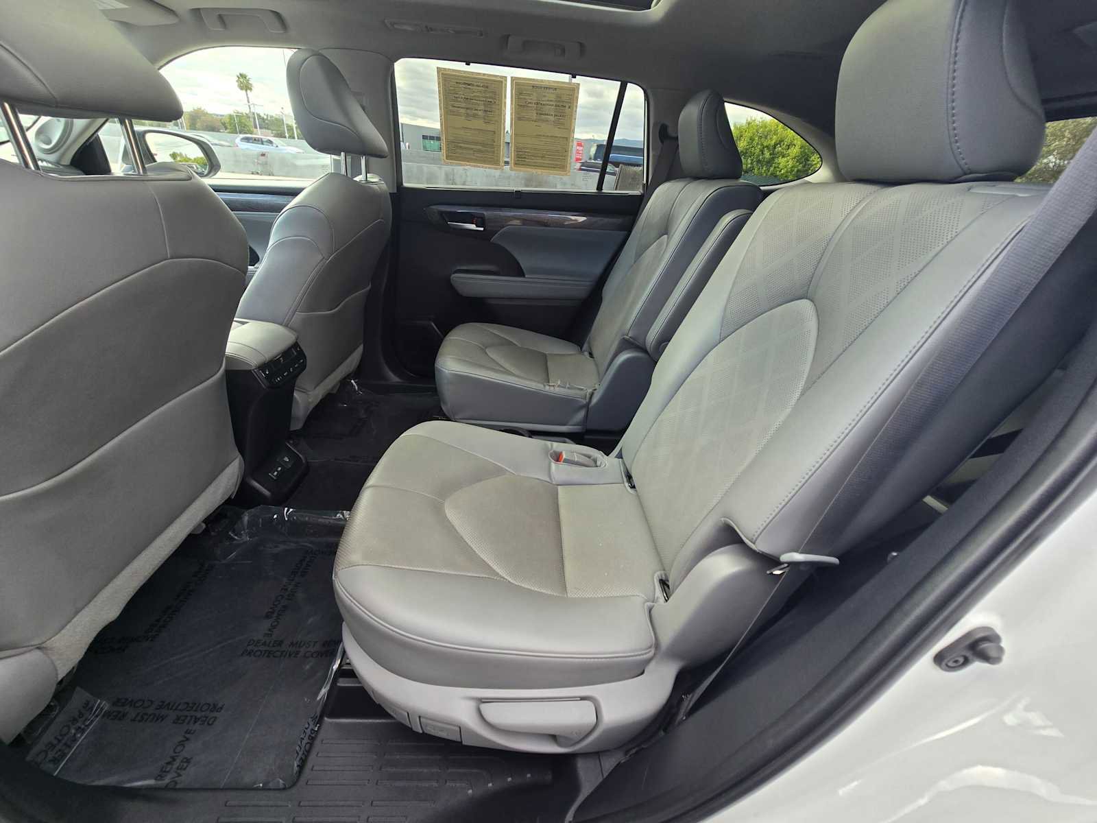 Used 2023 Toyota Highlander Platinum image 23
