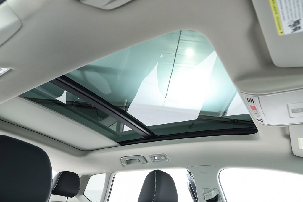 New 2025 Volkswagen Taos SEL image 37