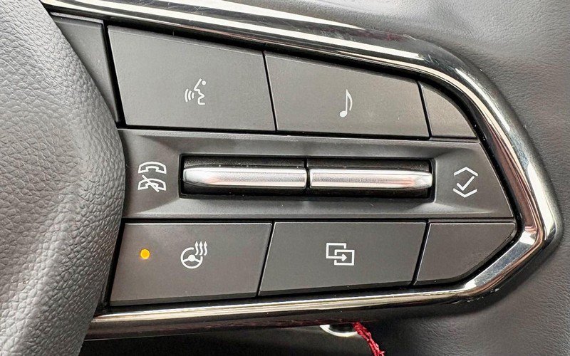 Used 2025 Chevrolet Equinox RS w/ Safety and Technology Package FWD image 21