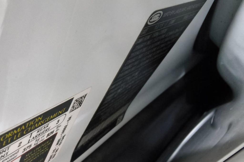 Used 2019 Land Rover Range Rover Sport SE image 12