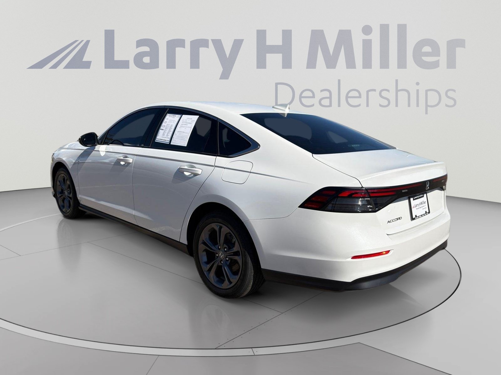 Used 2024 Honda Accord EX image 4