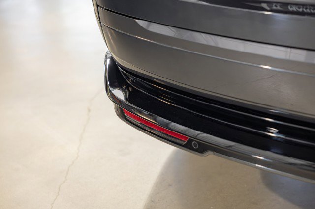 Used 2025 Land Rover Range Rover Autobiography image 14