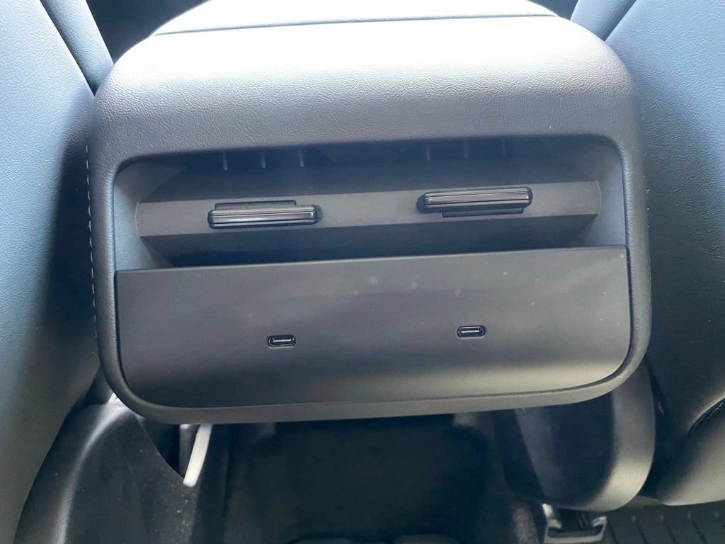 Used 2026 Tesla Model Y 2WD image 29