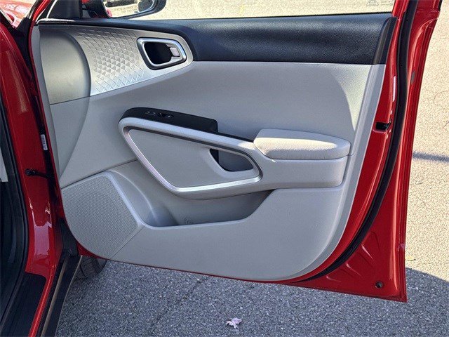 Certified 2025 Kia Soul LX w/ LX Technology Package image 8