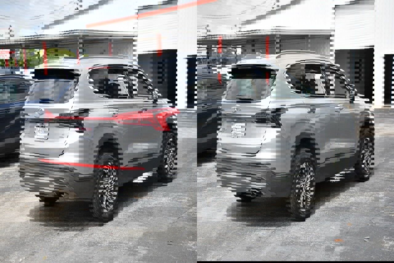 Used 2023 Hyundai Santa Fe SEL image 6