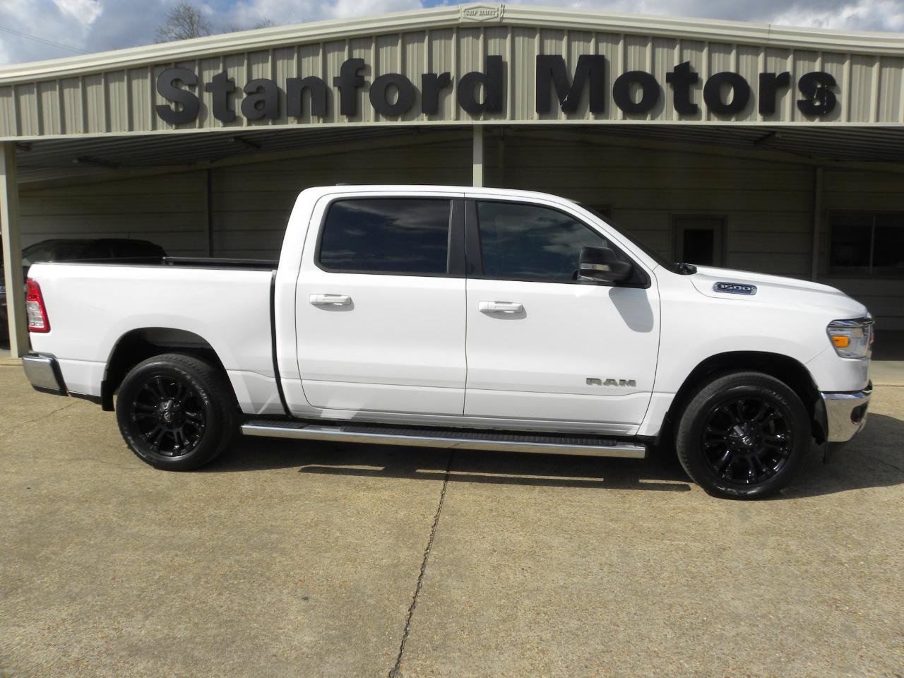Used 2021 RAM 1500 Big Horn AWD/4WD image 3