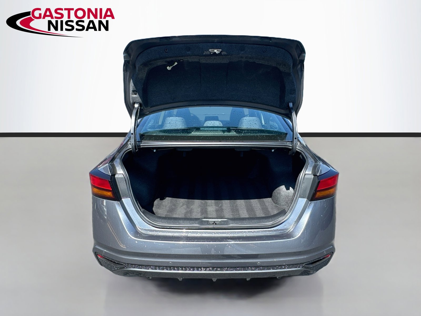 Used 2024 Nissan Altima 2.5 SV FWD image 33