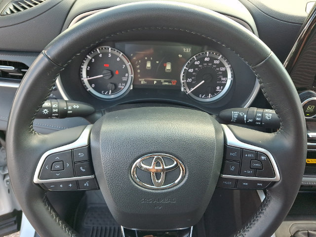 Used 2024 Toyota Highlander XSE AWD/4WD image 4