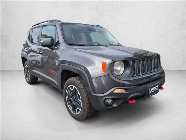 Used 2016 Jeep Renegade Trailhawk w/ Premium Trailhawk Package AWD/4WD image 3