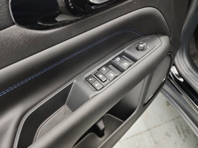 New 2026 Jeep Compass Limited image 16