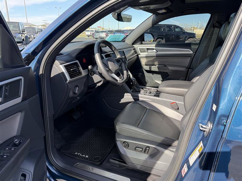 Used 2022 Volkswagen Atlas Cross Sport SE w/ Panoramic Sunroof Package image 8