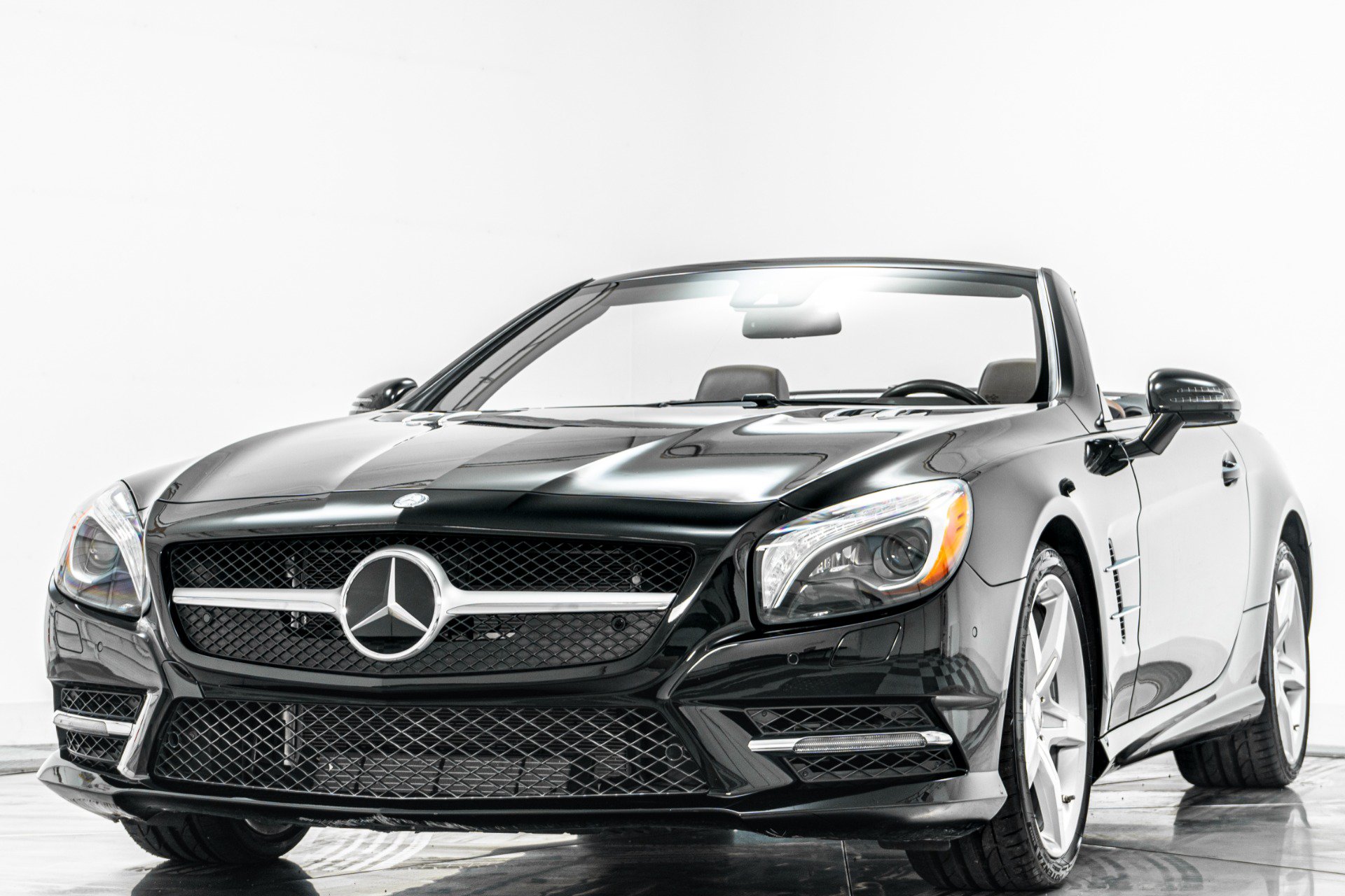 Used 2016 Mercedes-Benz SL 550 image 5