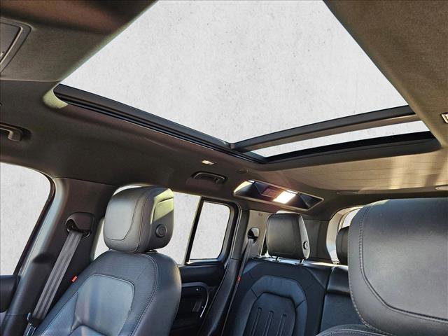 Used 2022 Land Rover Defender 110 X-Dynamic HSE image 18