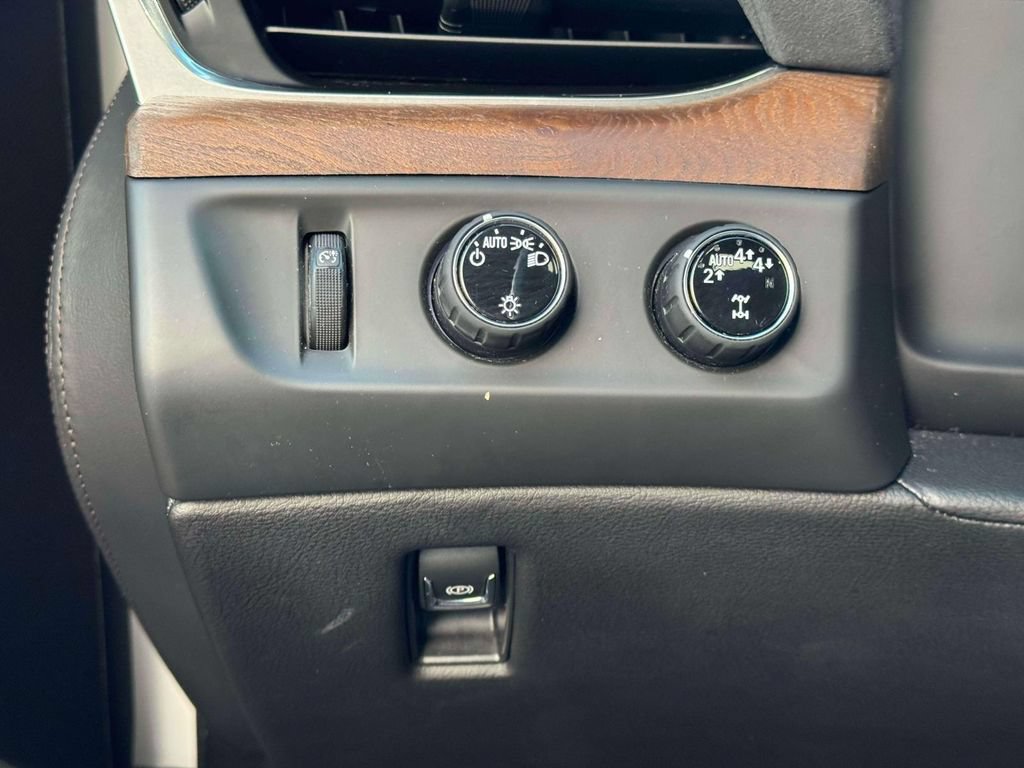 Used 2018 Cadillac Escalade Premium Luxury AWD/4WD image 22