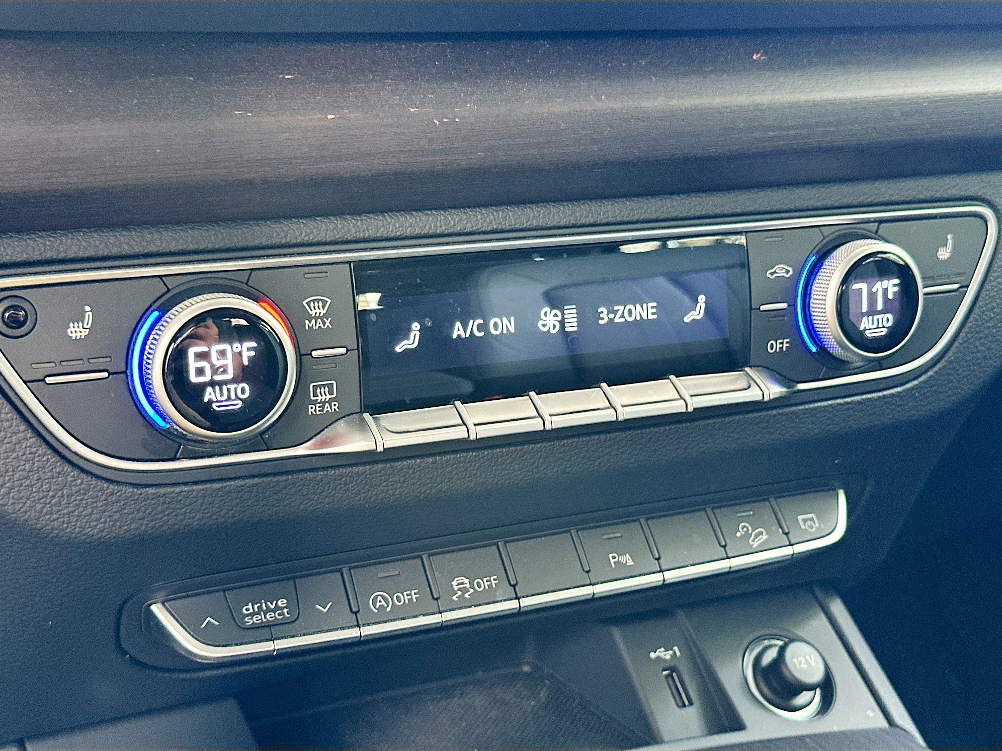 Used 2023 Audi Q5 2.0T Premium w/ Convenience Package image 15