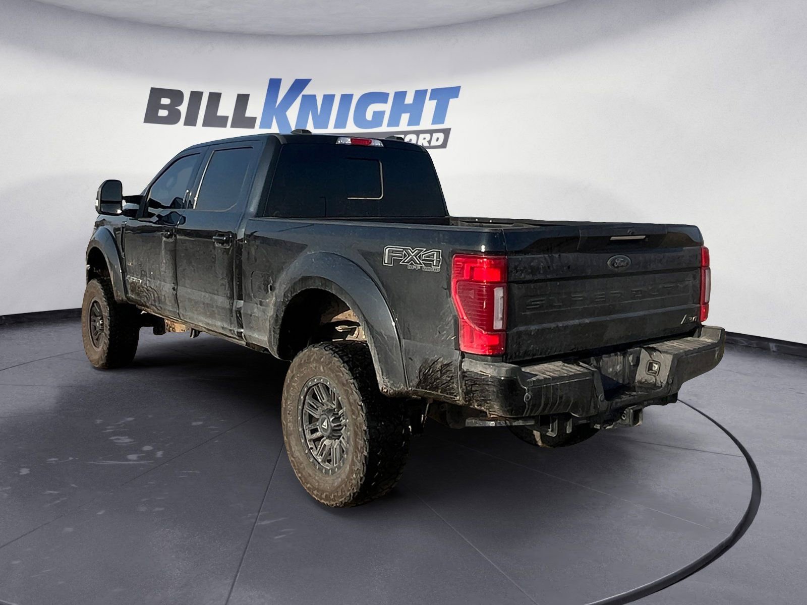 Used 2022 Ford F250 Lariat w/ Black Appearance Package image 3