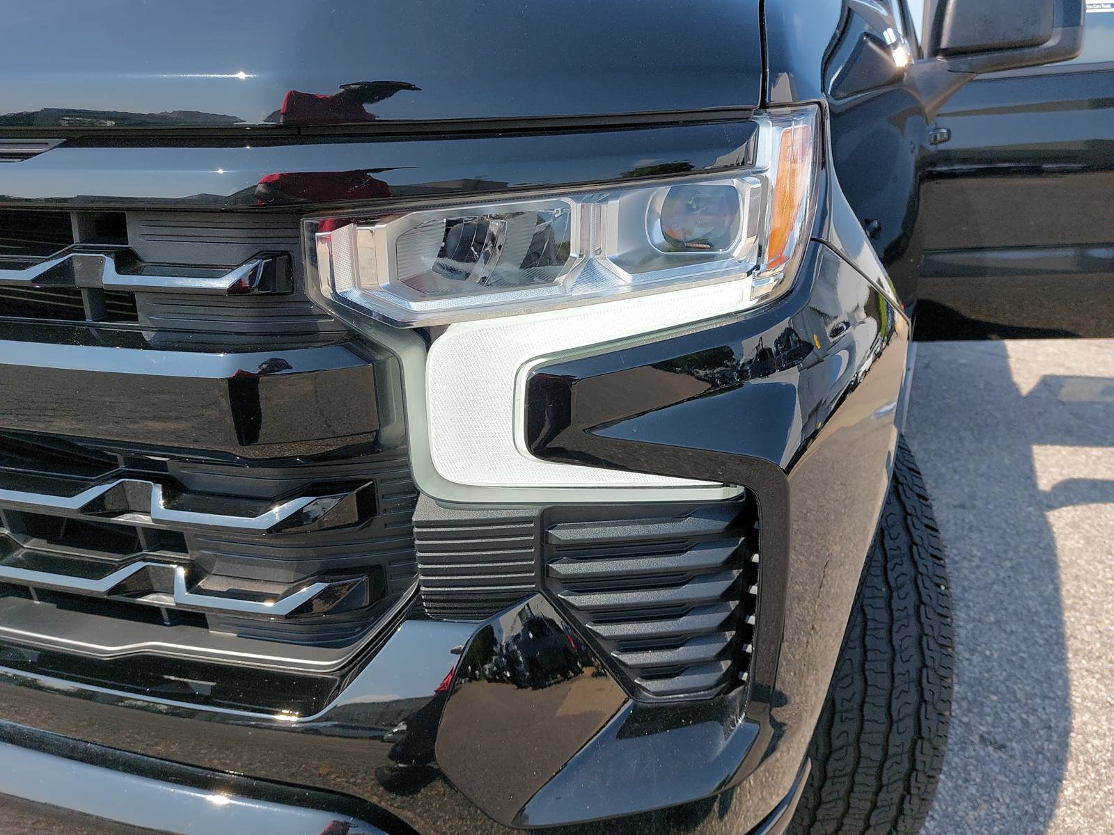 Used 2024 Chevrolet Silverado 1500 RST w/ Convenience Package II AWD/4WD image 34