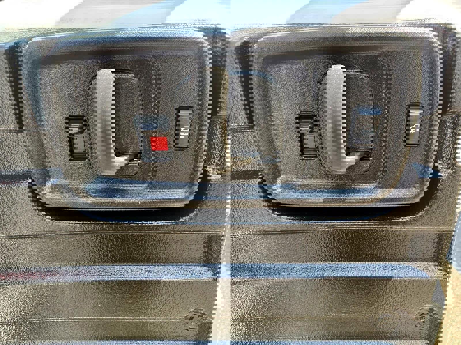 Used 2024 GMC Savana 2500 w/ Driver Convenience Package image 11