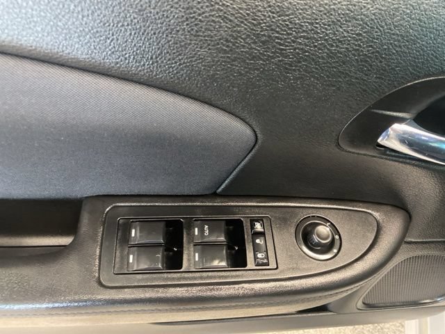 Used 2012 Chrysler 200 Touring FWD image 22