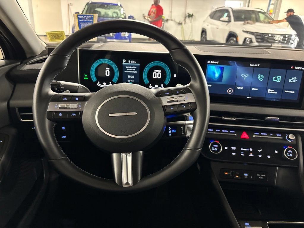 Used 2025 Hyundai Sonata SEL FWD image 12