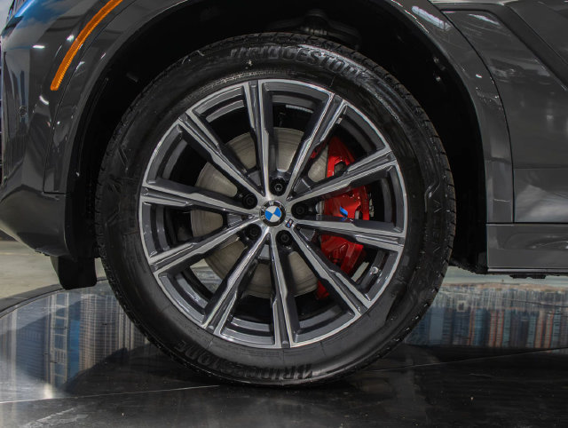 New 2027 BMW X6 xDrive40i w/ Executive Package AWD/4WD image 7