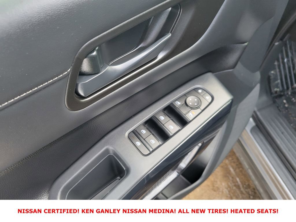 Certified 2025 Nissan Pathfinder SV image 39