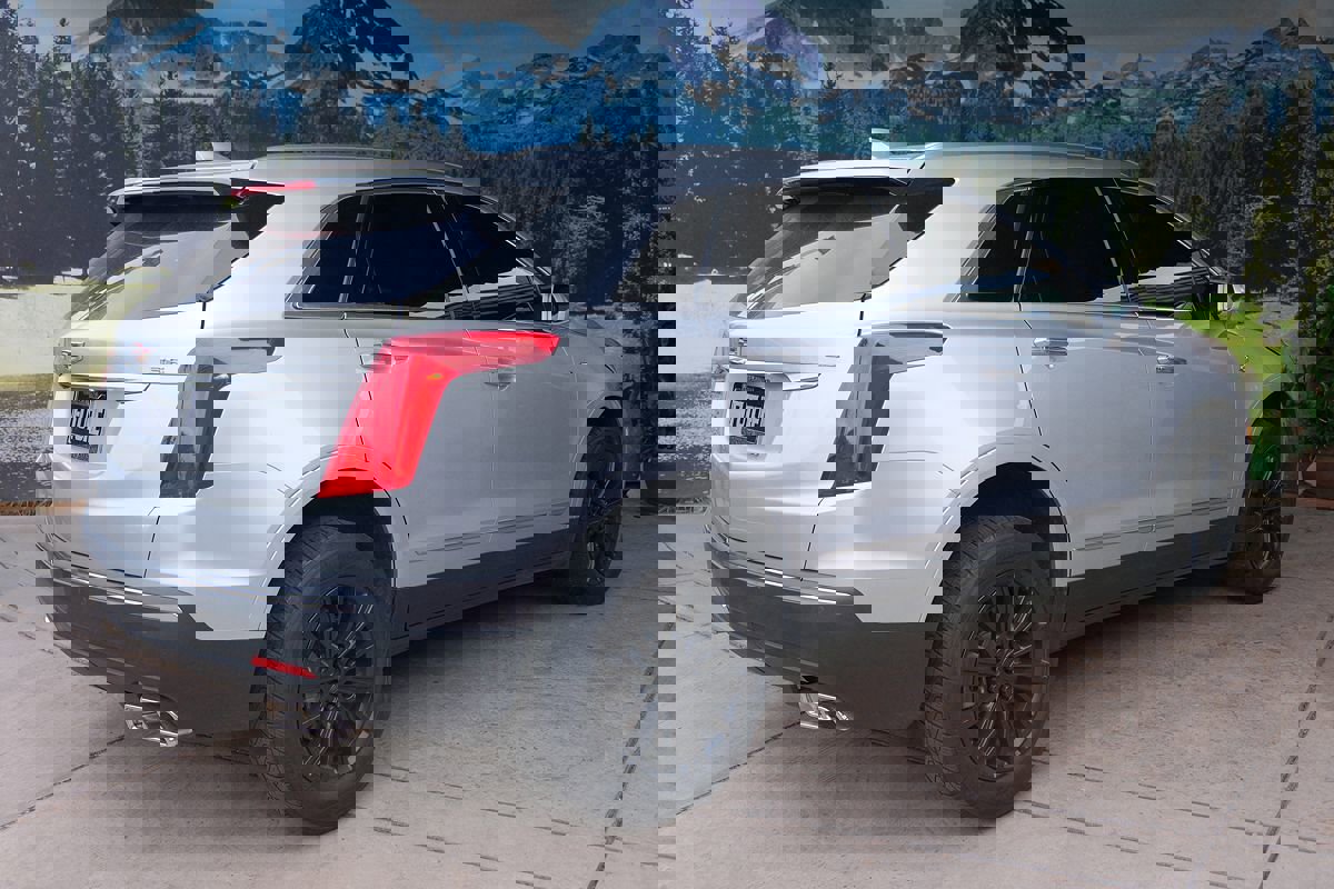 Used 2019 Cadillac XT5 FWD image 6