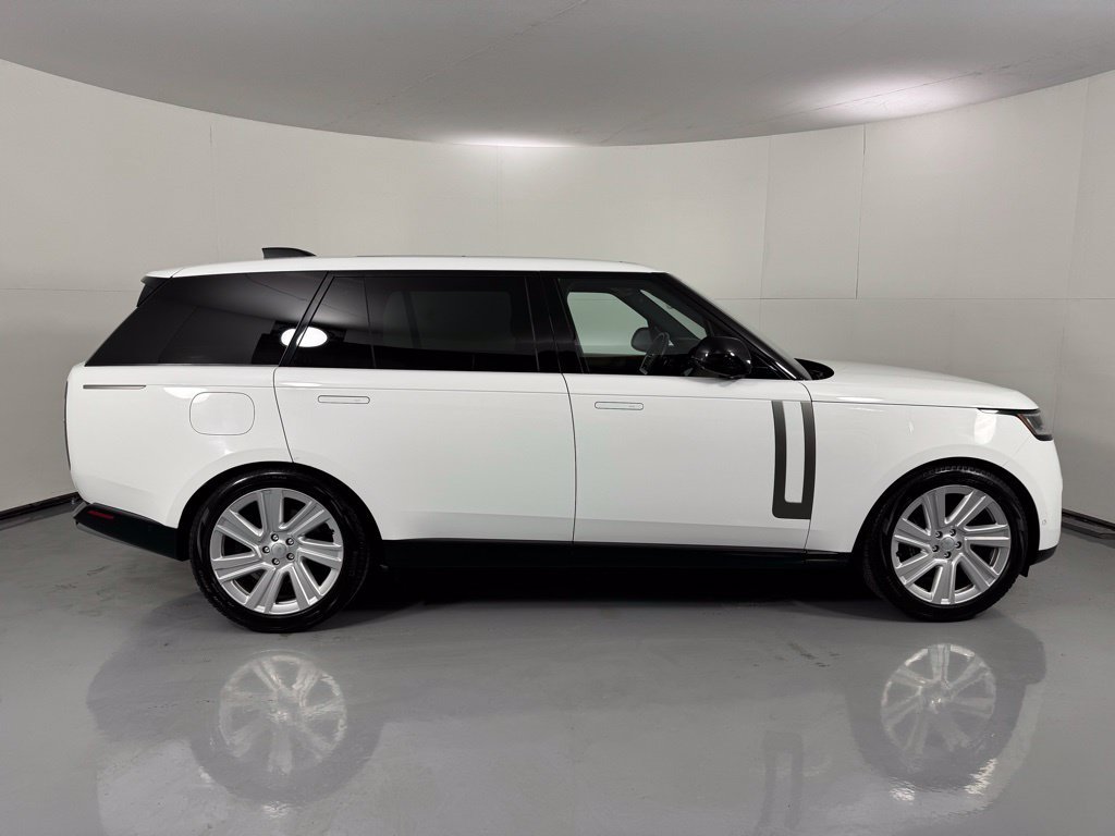 Used 2023 Land Rover Range Rover Long Wheelbase SE AWD/4WD image 4