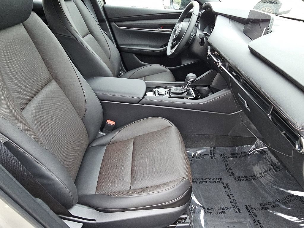 New 2025 MAZDA MAZDA3 Hatchback w/ Appearance Package image 5