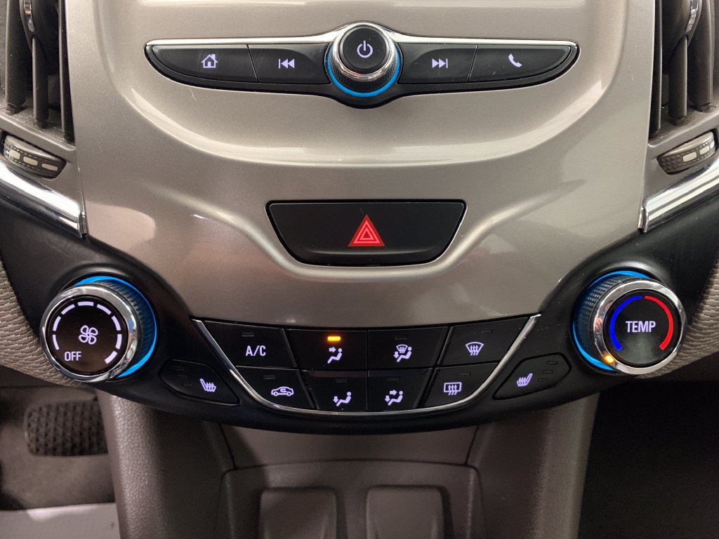 Used 2018 Chevrolet Cruze LT FWD image 27