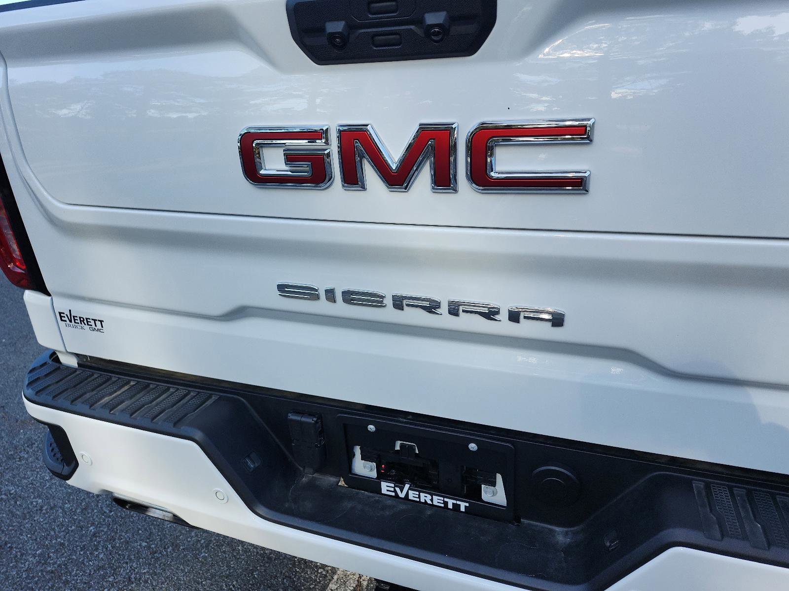 Used 2026 GMC Sierra 1500 AT4 w/ AT4 Premium Package image 4