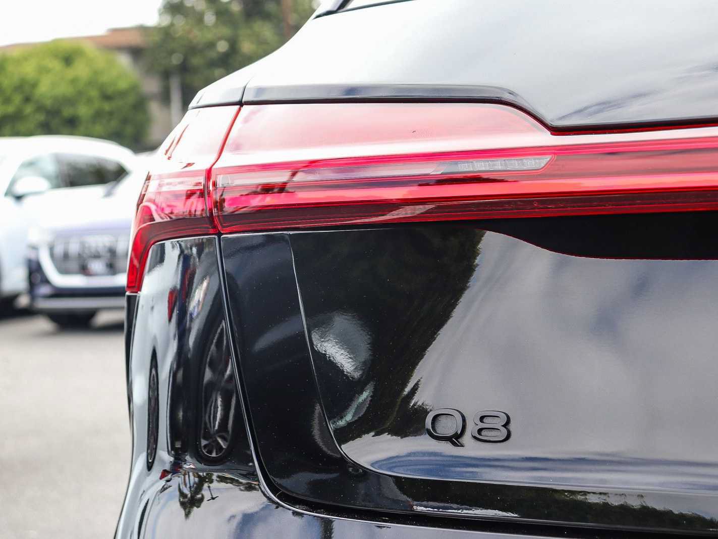 Used 2024 Audi Q8 e-tron Premium AWD/4WD image 11