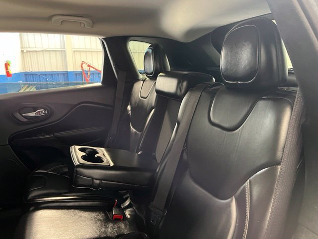 Used 2017 Jeep Cherokee Limited FWD image 18