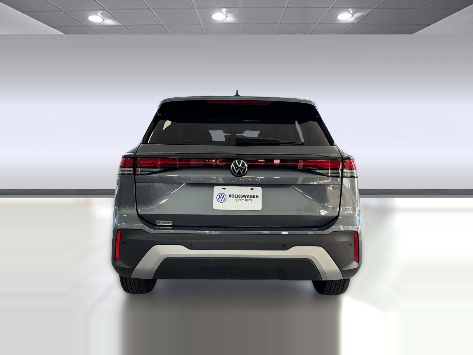 Used 2025 Volkswagen Tiguan S FWD image 10