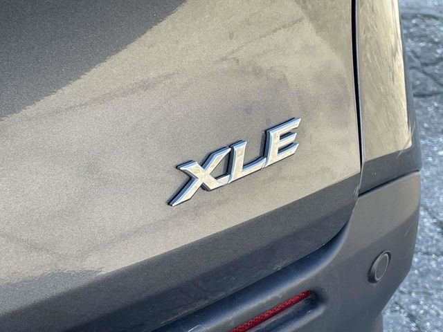 Used 2025 Toyota Sienna XLE image 35