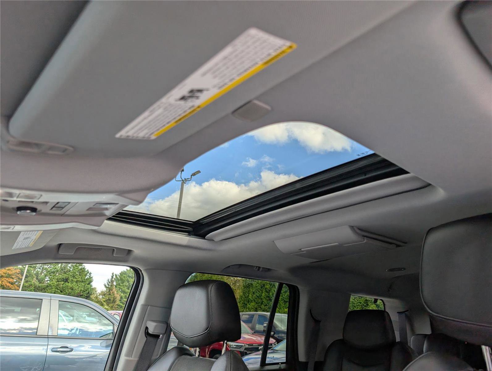 Used 2019 Cadillac Escalade Premium Luxury image 35