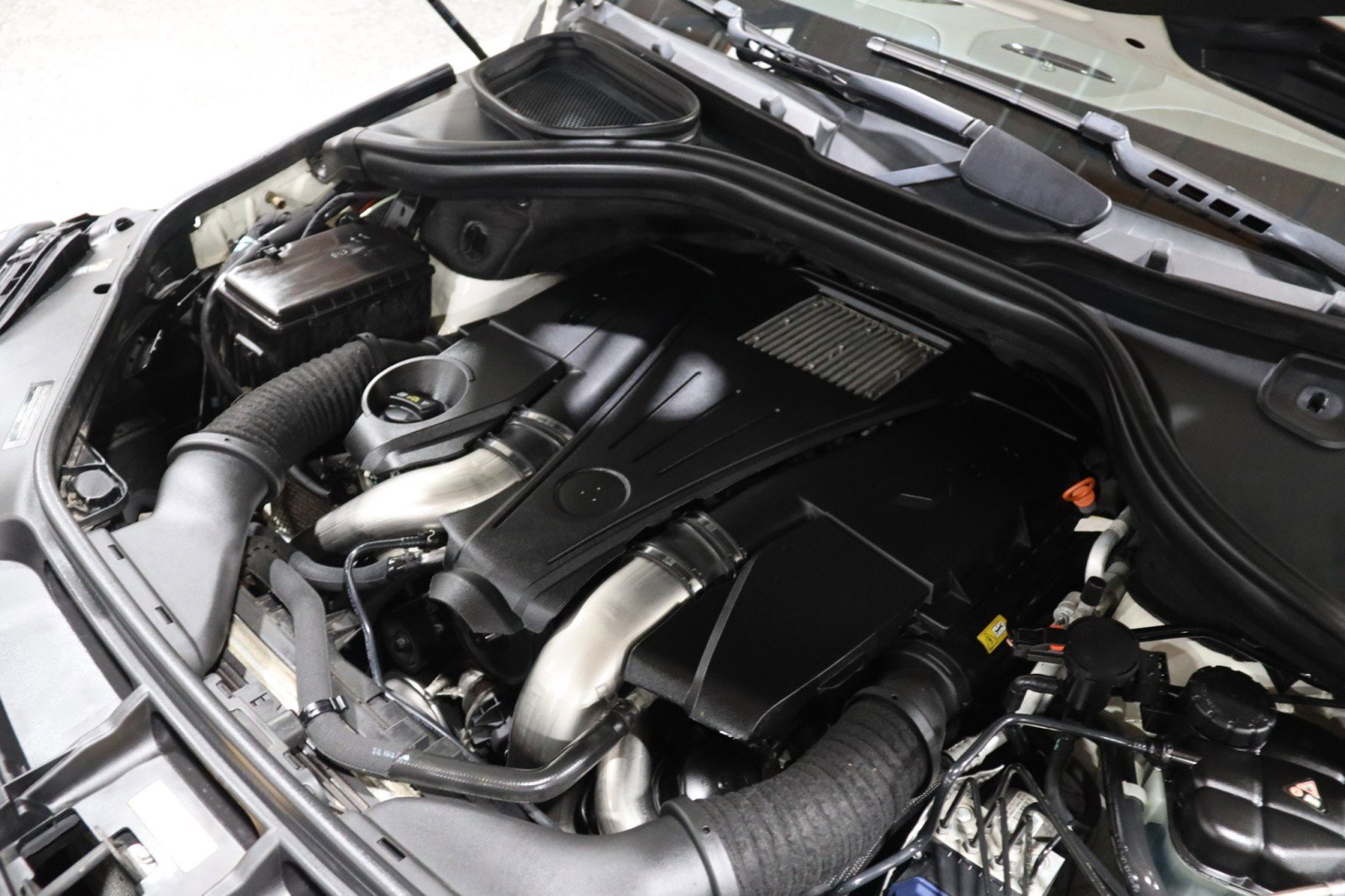 Used 2013 Mercedes-Benz GL 550 4MATIC AMG Sport 4dr Suv image 16