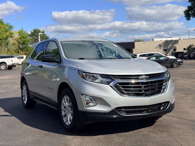Used 2020 Chevrolet Equinox LT w/ LPO, Floor Liner Package FWD image 4